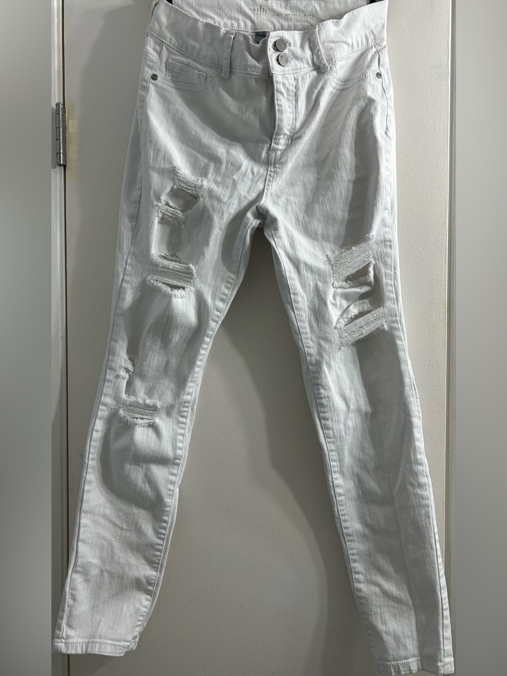 Sofia Jeans by Sofia Vergara White High Rise Ripped Distressed Skinny Jeans- 10